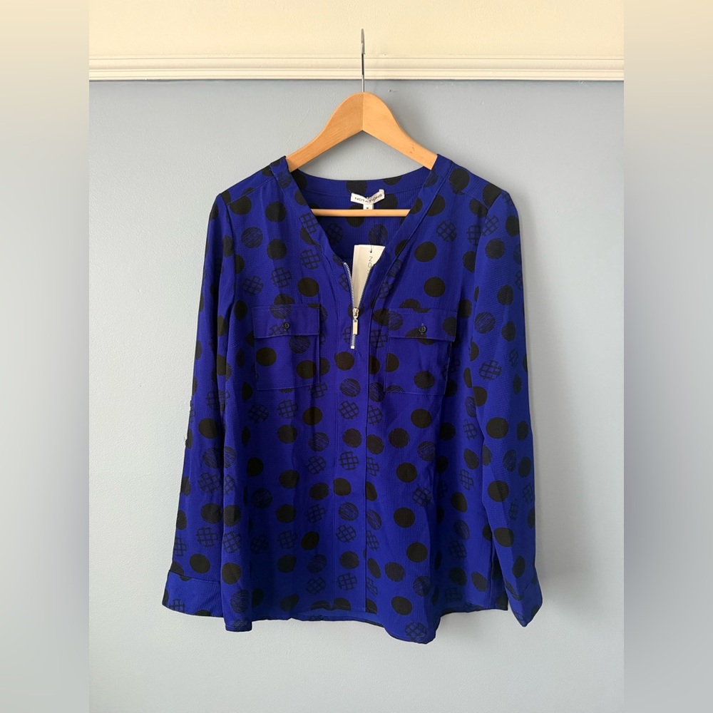 Notations Top Women's M Blue‎ V-Neck Striped Half Zip Tab Sleeve